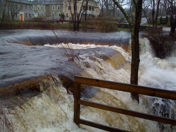 2010 Flood at Horseshoe Falls
